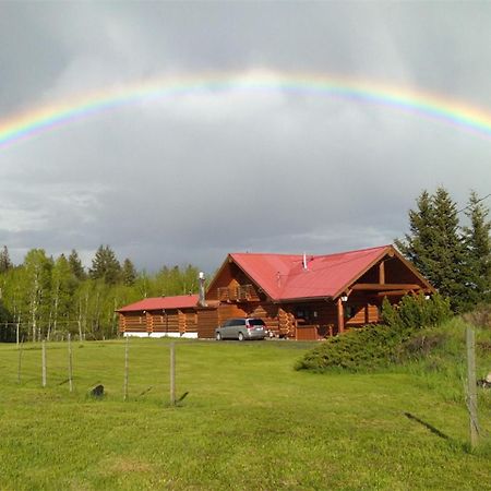Cariboo Log Guest House Lac La Hache Ngoại thất bức ảnh
