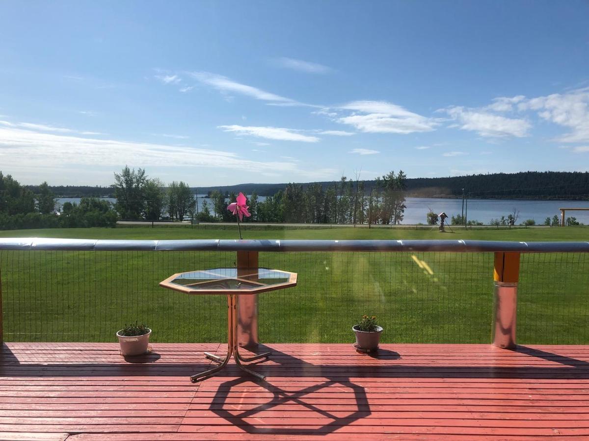 Cariboo Log Guest House Lac La Hache Ngoại thất bức ảnh
