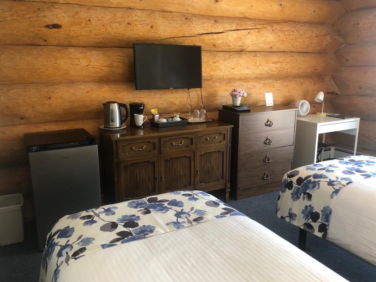 Cariboo Log Guest House Lac La Hache Ngoại thất bức ảnh