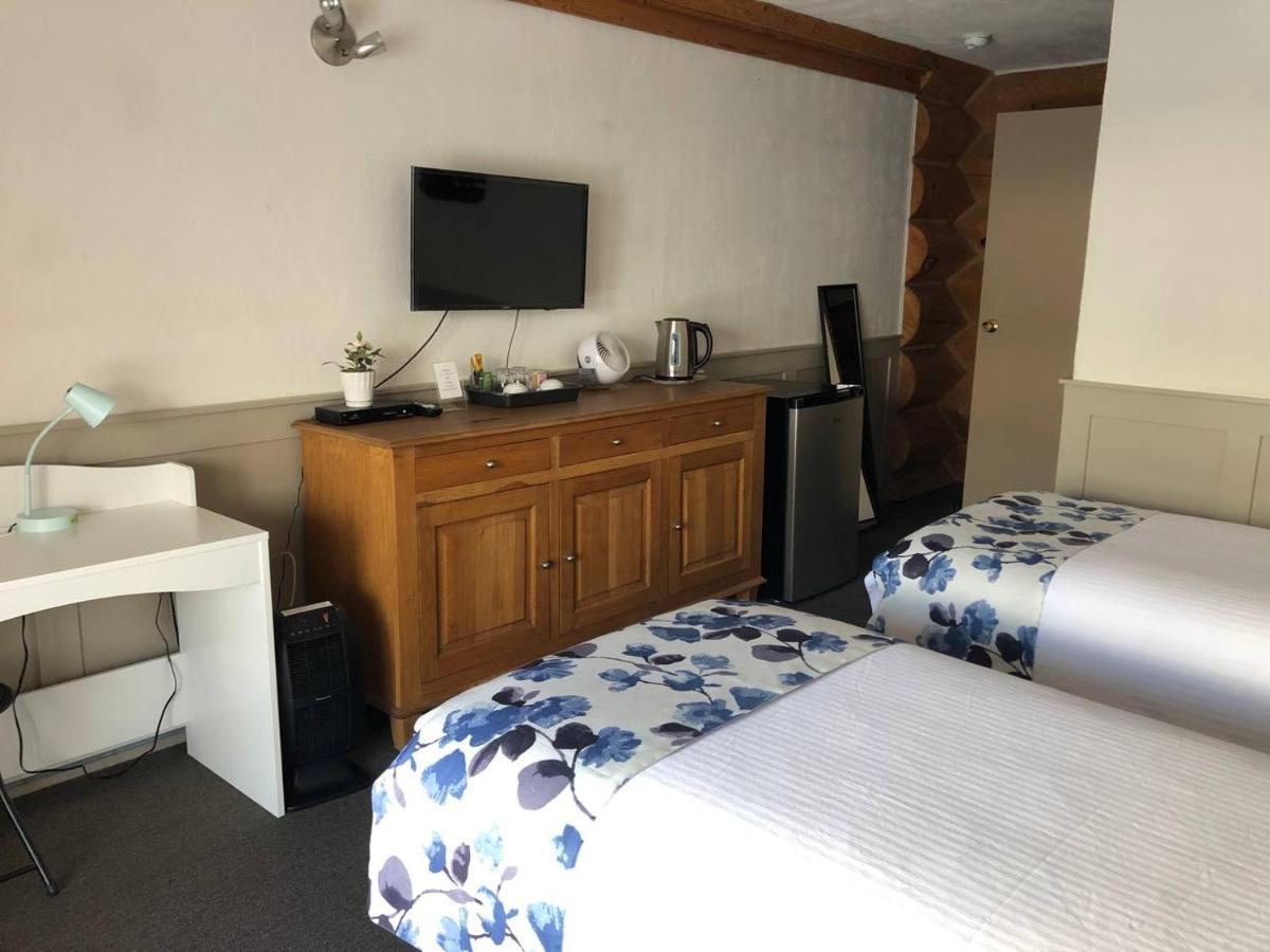 Cariboo Log Guest House Lac La Hache Ngoại thất bức ảnh