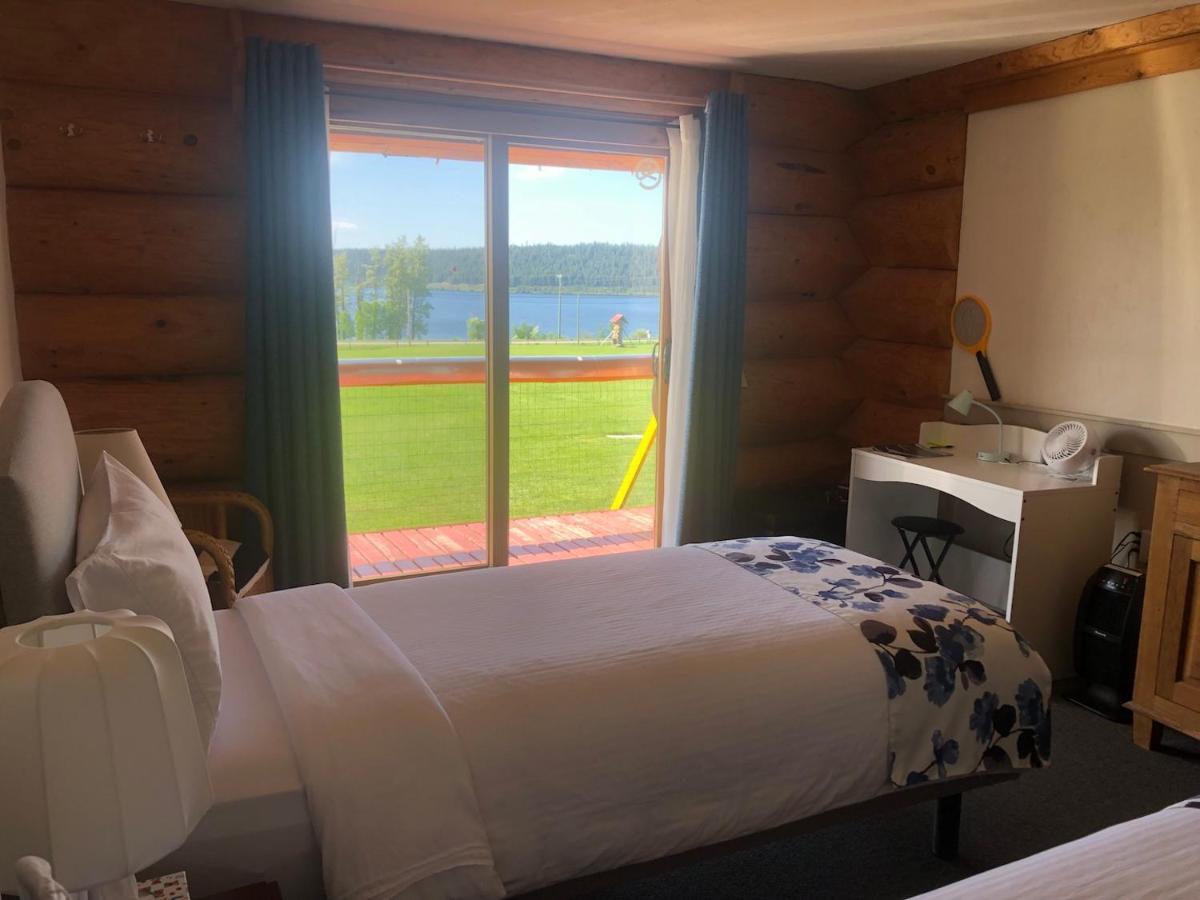 Cariboo Log Guest House Lac La Hache Ngoại thất bức ảnh