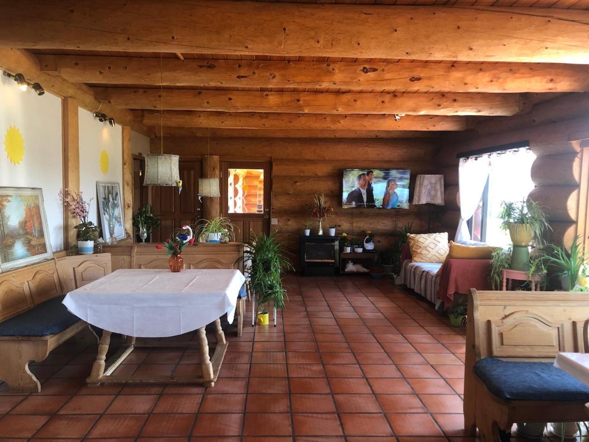 Cariboo Log Guest House Lac La Hache Ngoại thất bức ảnh